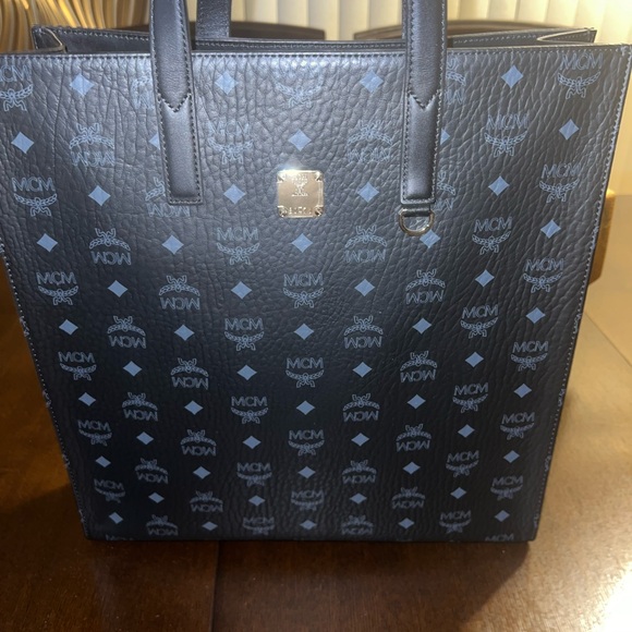 MCM Vistoes Monogram Black Leather Woman/Men's Tote Crossbody bag - Picture 1 of 10